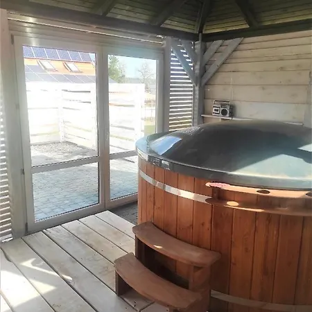Holiday home Gosciniec Echo Drewniane Caloroczne