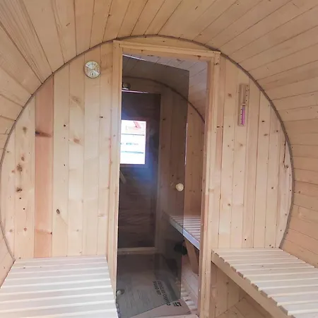 Holiday home Gosciniec Echo Drewniane Caloroczne Piecki (Warmian-Masurian)