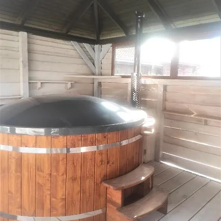 Gosciniec Echo Drewniane Caloroczne Piecki (Warmian-Masurian)